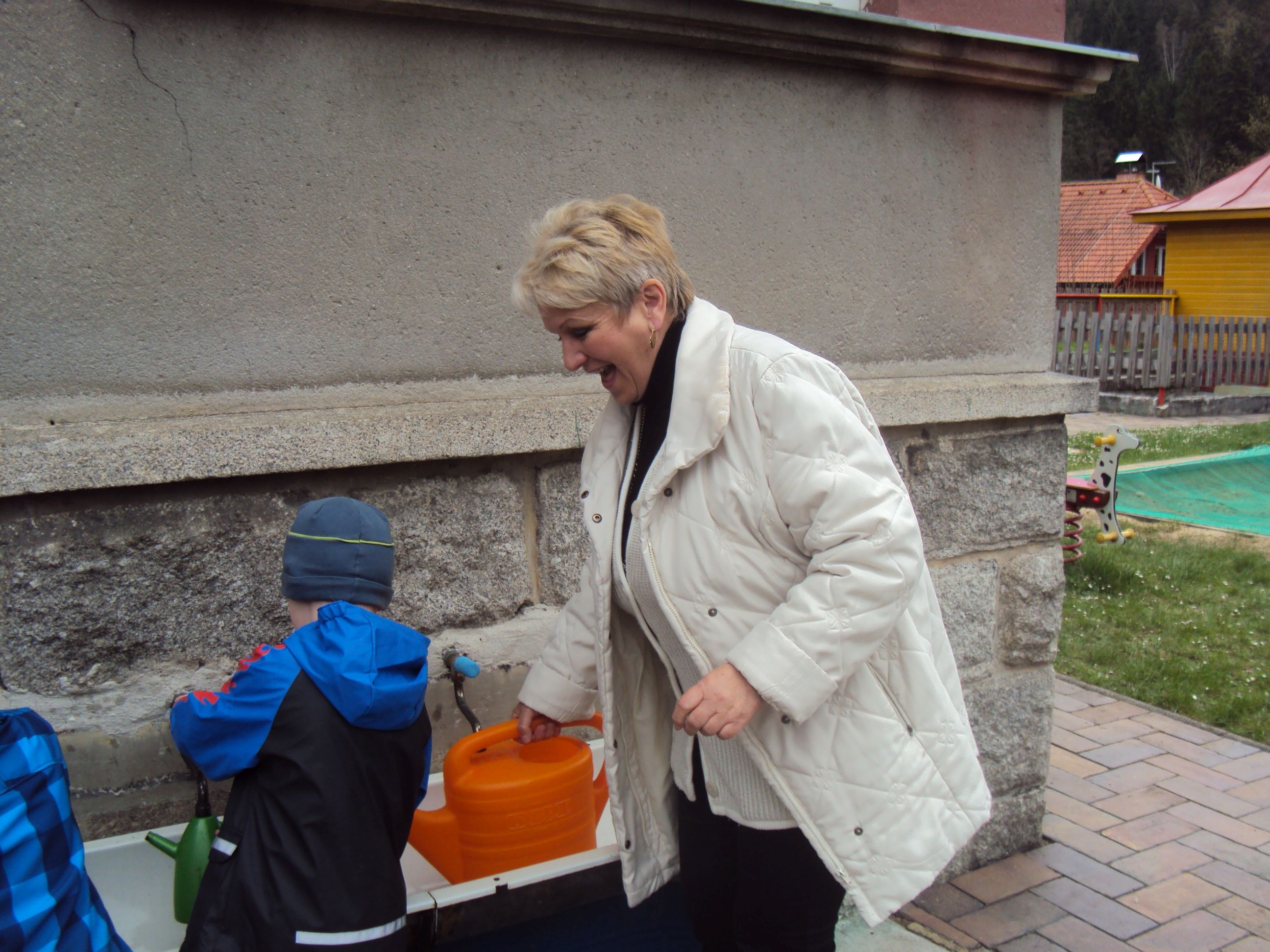 image015